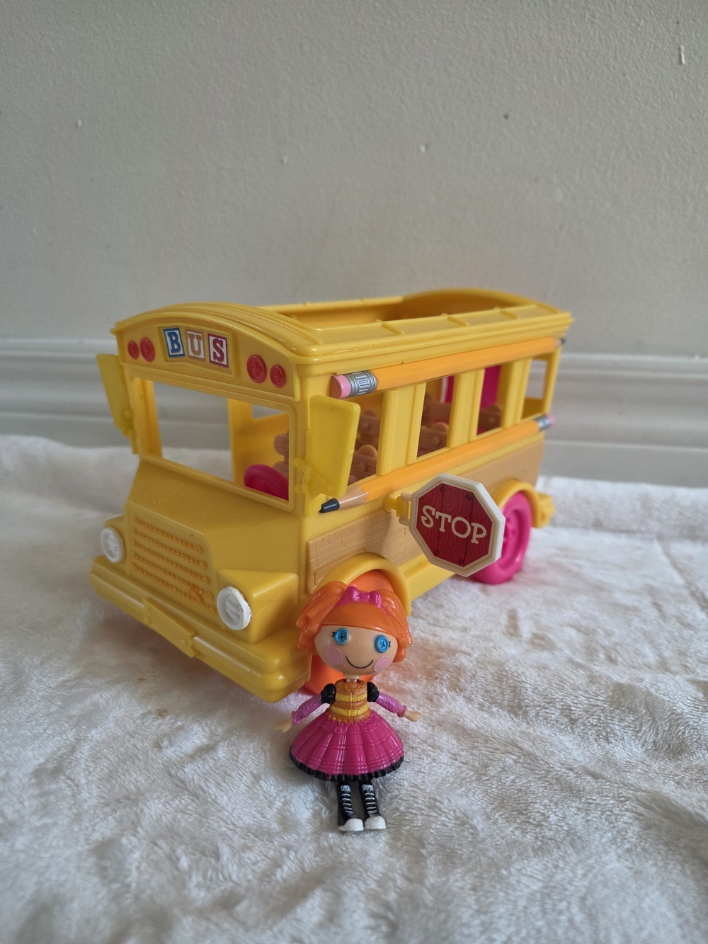 Vintage Mini Lalaloopsy Bea’s School Bus Playset & Bea Spells-a-Lot Doll